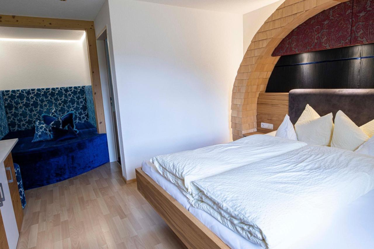 Hotel Lucia Damuels Ngoại thất bức ảnh