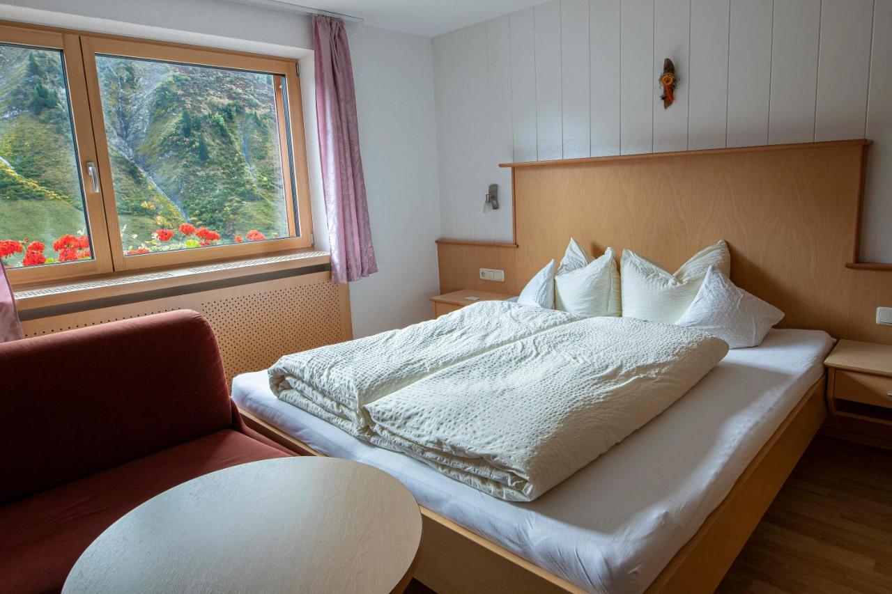 Hotel Lucia Damuels Ngoại thất bức ảnh