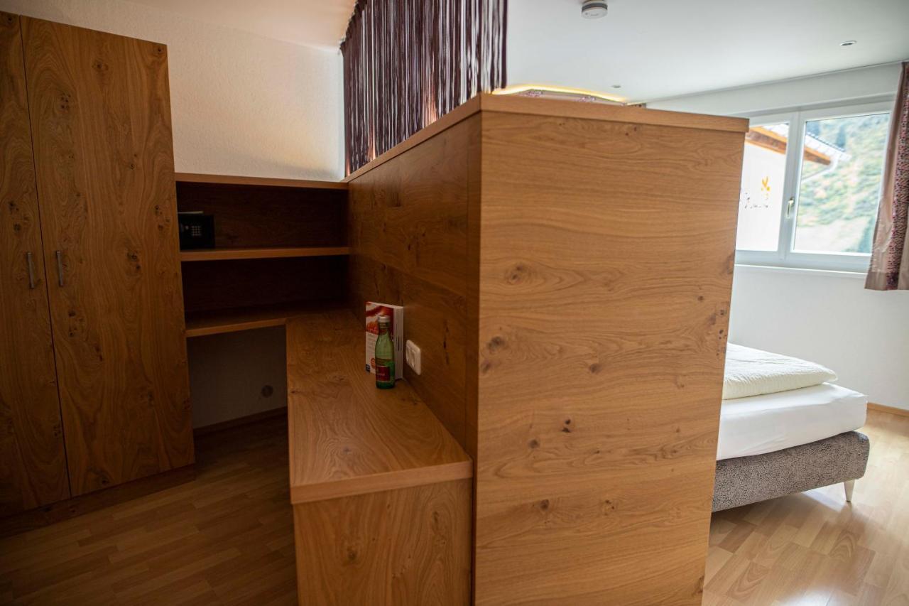 Hotel Lucia Damuels Ngoại thất bức ảnh