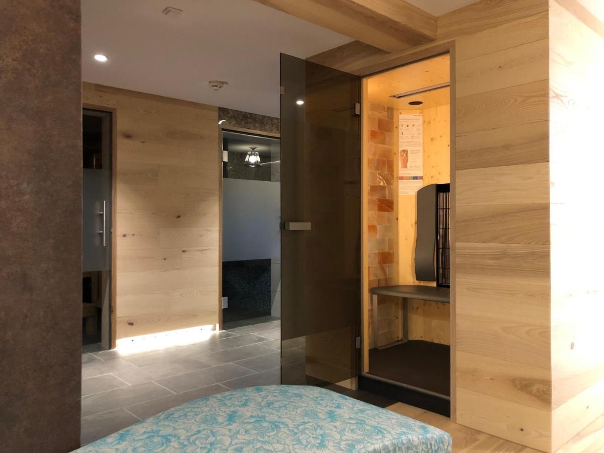 Hotel Lucia Damuels Ngoại thất bức ảnh