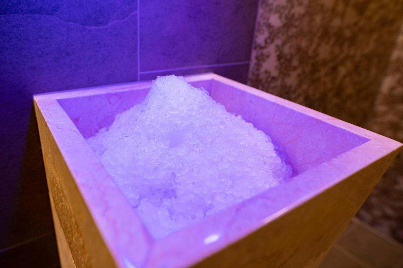 Hotel Lucia Damuels Ngoại thất bức ảnh